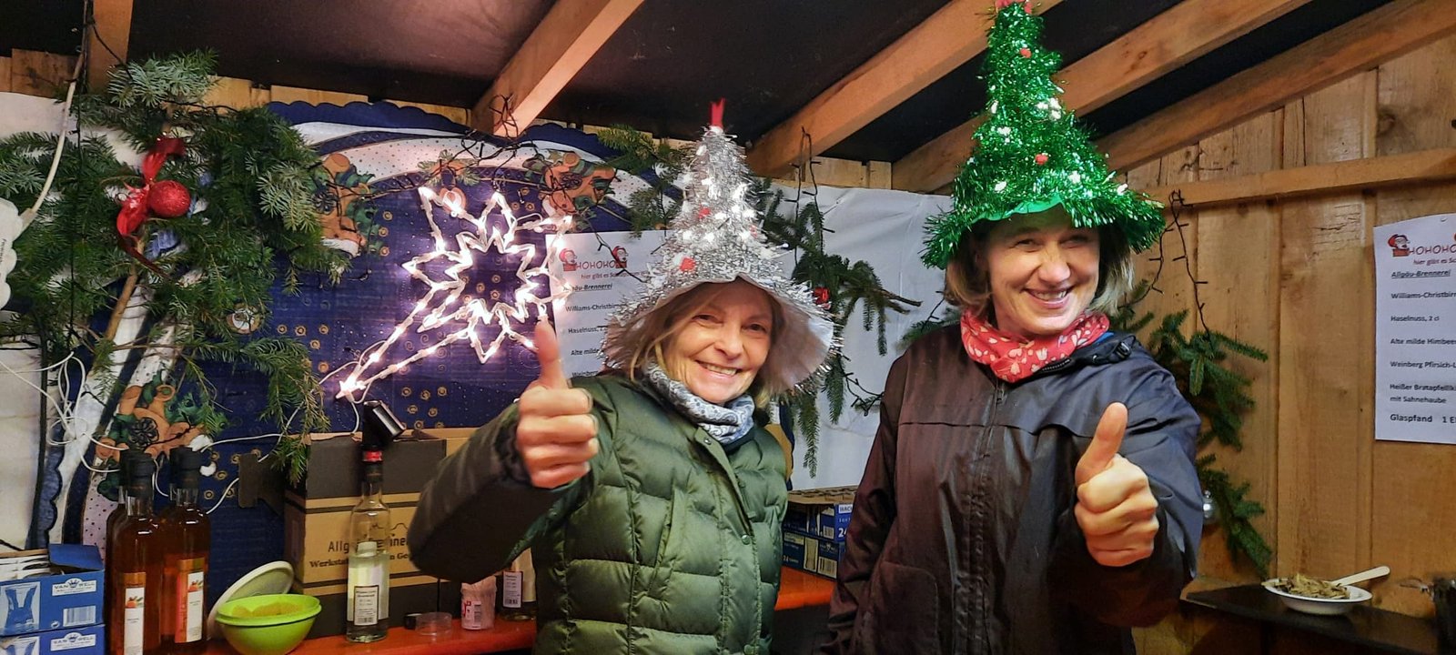 Die Benninger Adventshütten des Theatervereins in der Weihnachtszeit
